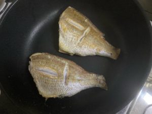 堀川鮮魚の鯛タイのアクアパッツァのレシピ